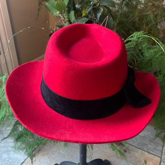 ADORA | Red Stylish Hat - Picture 4 of 7